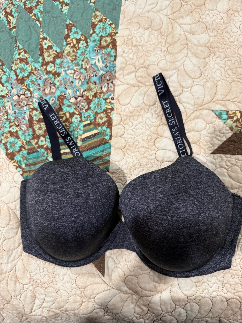 Victoria’s Secret lightly lined T shirt bra full coverage 38D